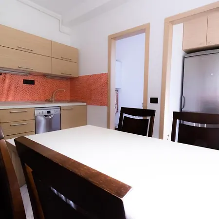 Db Apt - Comfort And Space In The Heart Of Old Town * 브라쇼브